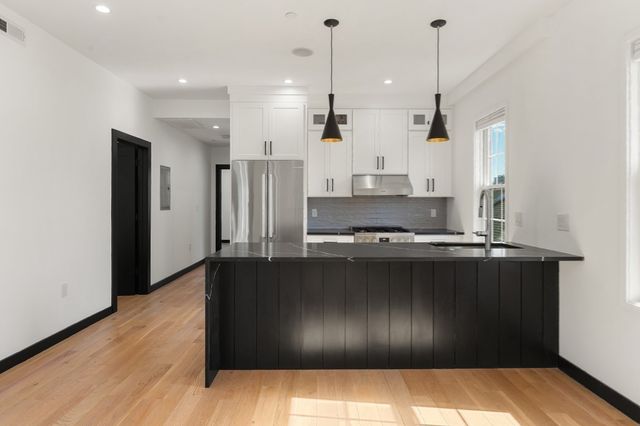 14 Carlton St C, Somerville, MA 02143