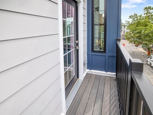 14 Carlton St C, Somerville, MA 02143