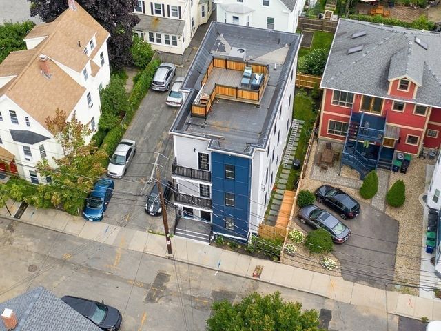 14 Carlton St C, Somerville, MA 02143