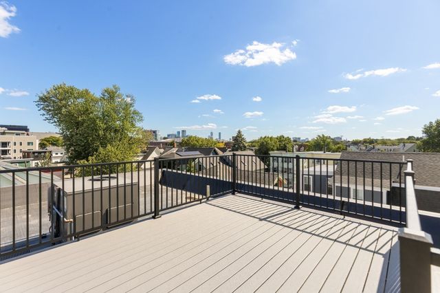 14 Carlton St C, Somerville, MA 02143