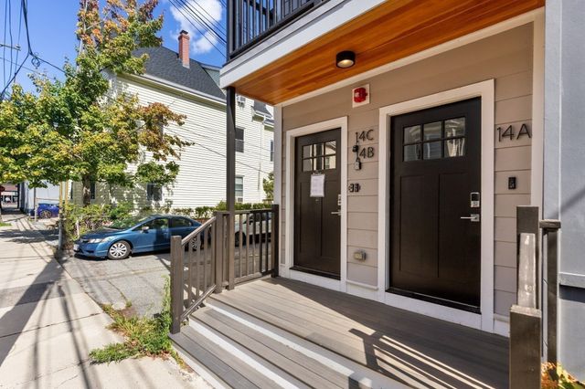 14 Carlton St C, Somerville, MA 02143