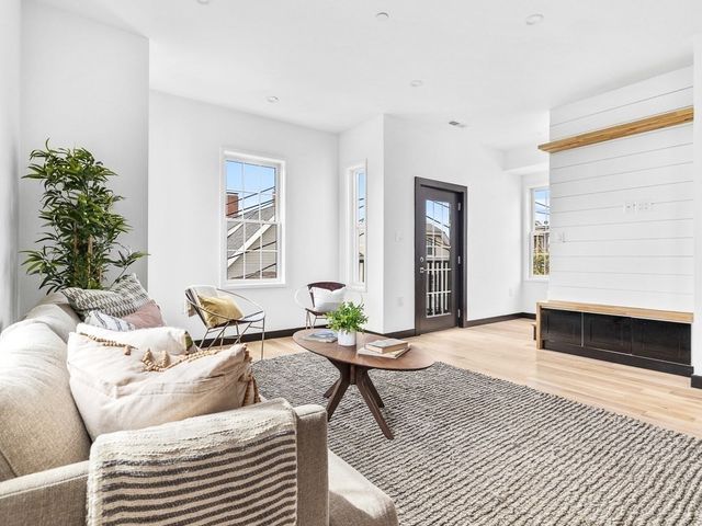 14 Carlton St C, Somerville, MA 02143