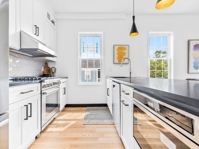 14 Carlton St C, Somerville, MA 02143