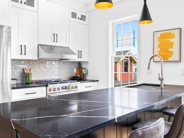14 Carlton St C, Somerville, MA 02143