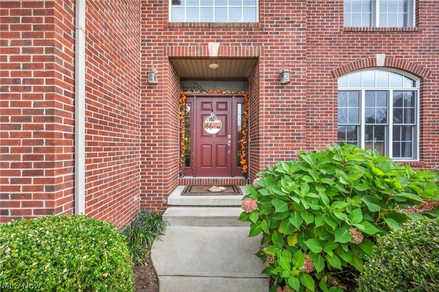 32811 Saint James Trail, Avon, OH 44011