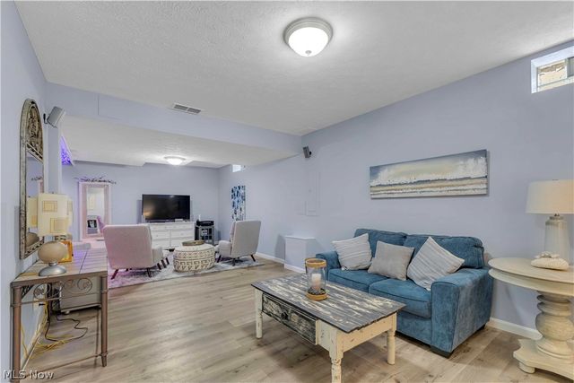 32811 Saint James Trail, Avon, OH 44011