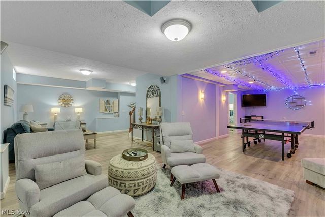 32811 Saint James Trail, Avon, OH 44011