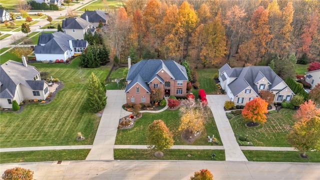 32811 Saint James Trail, Avon, OH 44011