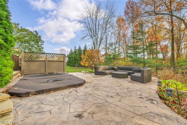 32811 Saint James Trail, Avon, OH 44011