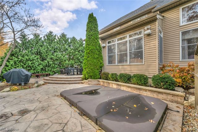 32811 Saint James Trail, Avon, OH 44011