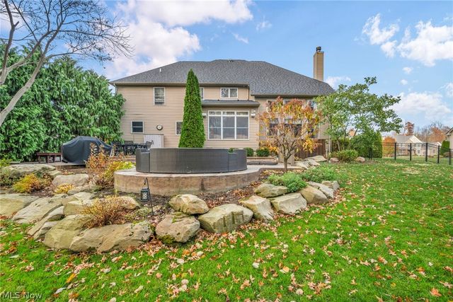 32811 Saint James Trail, Avon, OH 44011