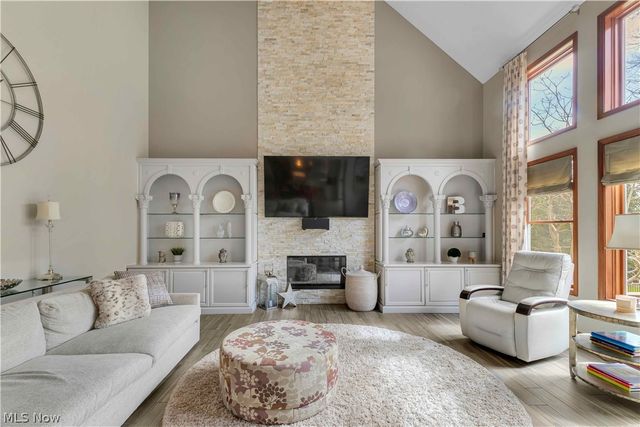 32811 Saint James Trail, Avon, OH 44011