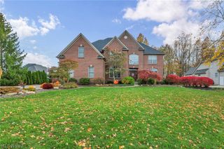 32811 Saint James Trail, Avon, OH 44011