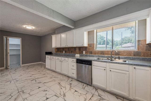 2511 Meadow Lane, La Marque, TX 77568
