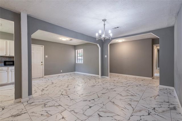 2511 Meadow Lane, La Marque, TX 77568
