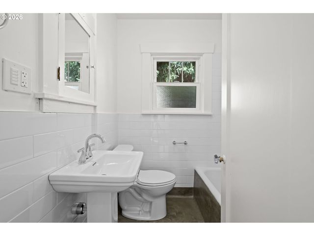 4105 Se 14TH Ave, Portland, OR 97202
