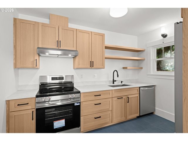 4105 Se 14TH Ave, Portland, OR 97202