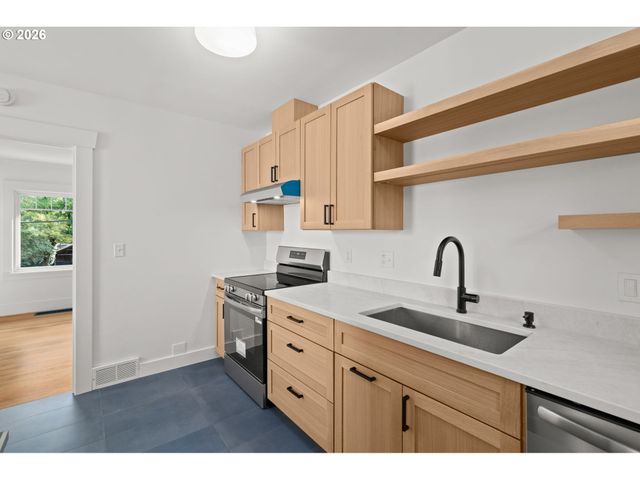 4105 Se 14TH Ave, Portland, OR 97202
