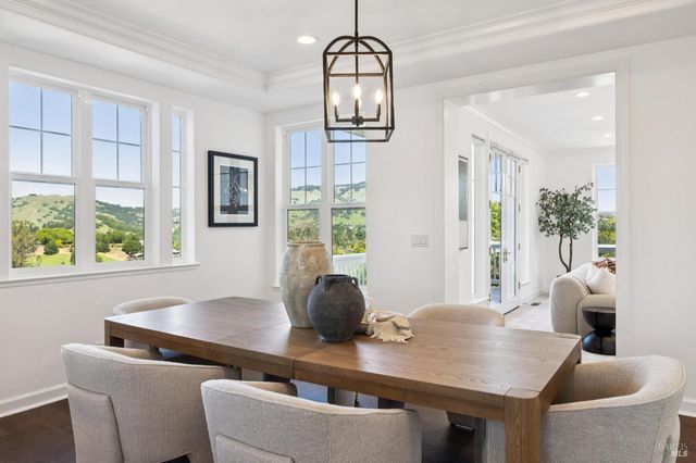 40 Miwok Dr, Novato, CA 94947