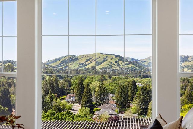 40 Miwok Dr, Novato, CA 94947