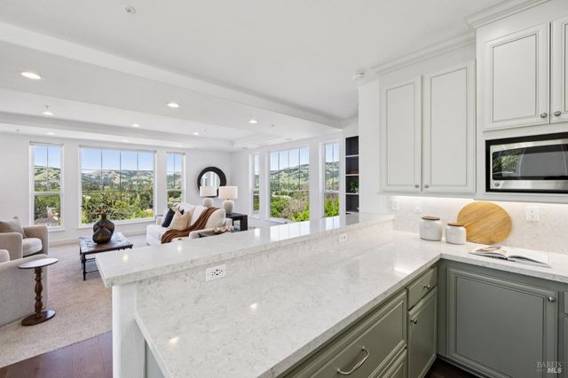 40 Miwok Dr, Novato, CA 94947