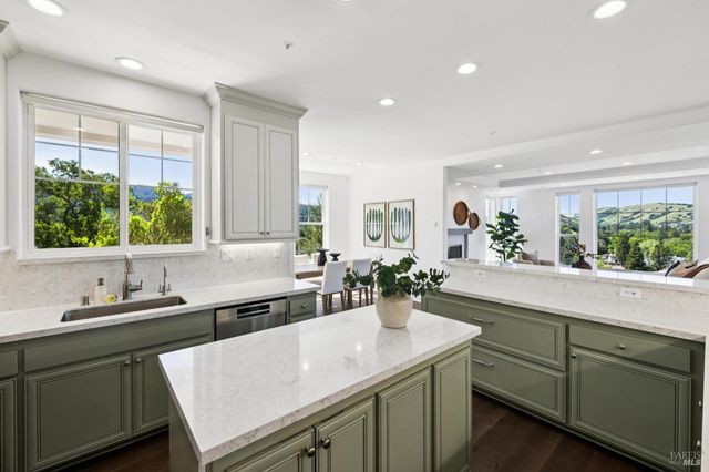 40 Miwok Dr, Novato, CA 94947