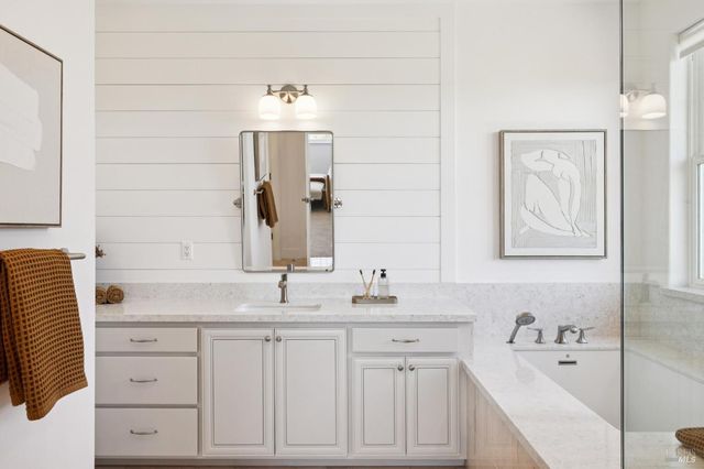 40 Miwok Dr, Novato, CA 94947