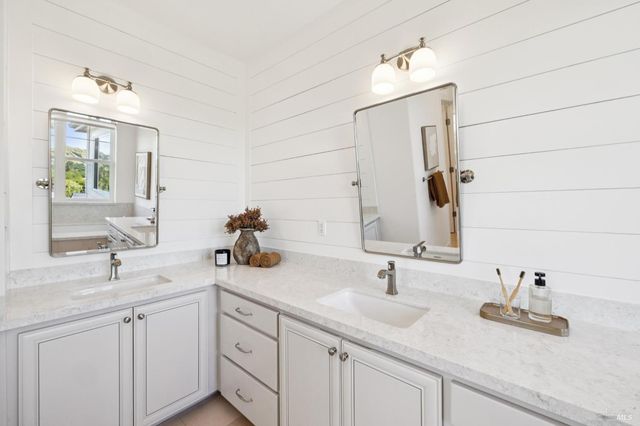 40 Miwok Dr, Novato, CA 94947