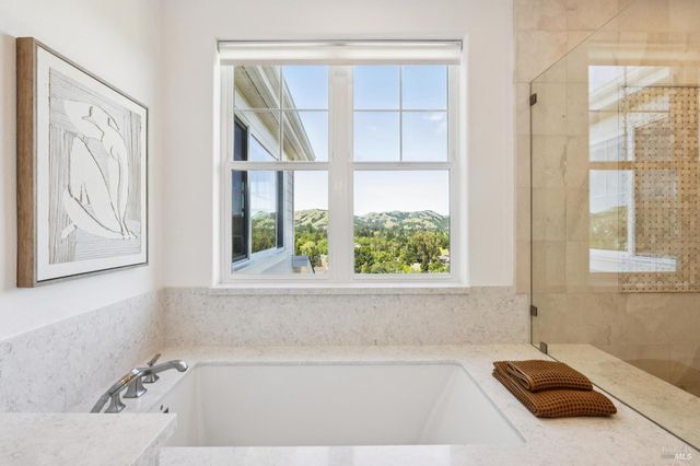 40 Miwok Dr, Novato, CA 94947