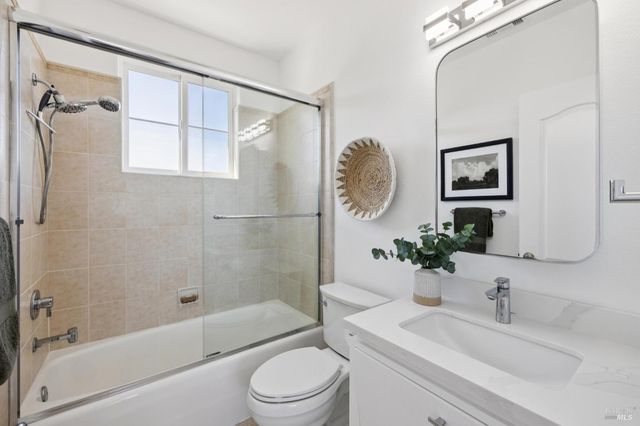 40 Miwok Dr, Novato, CA 94947