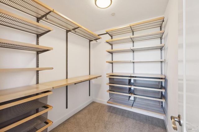 40 Miwok Dr, Novato, CA 94947