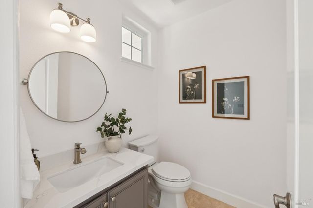 40 Miwok Dr, Novato, CA 94947