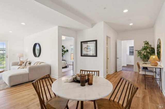 40 Miwok Dr, Novato, CA 94947