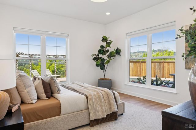 40 Miwok Dr, Novato, CA 94947