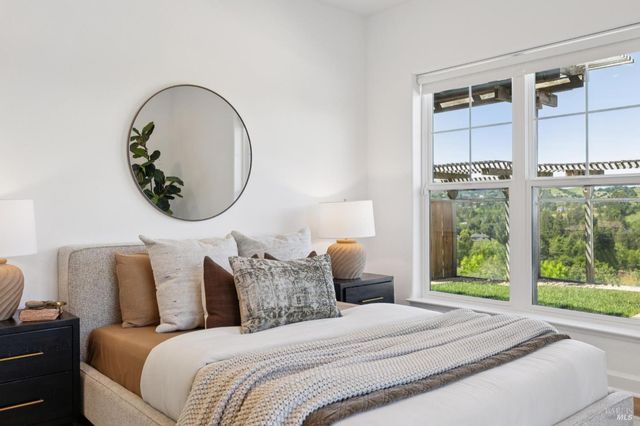 40 Miwok Dr, Novato, CA 94947