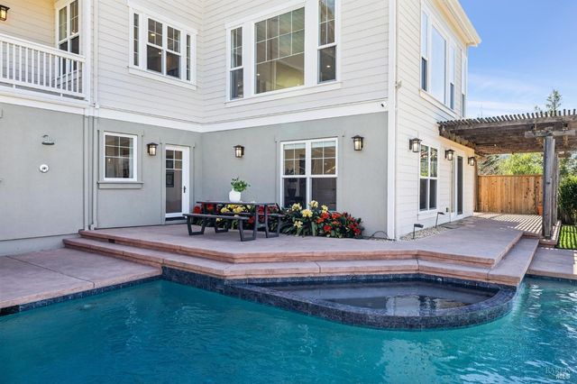 40 Miwok Dr, Novato, CA 94947