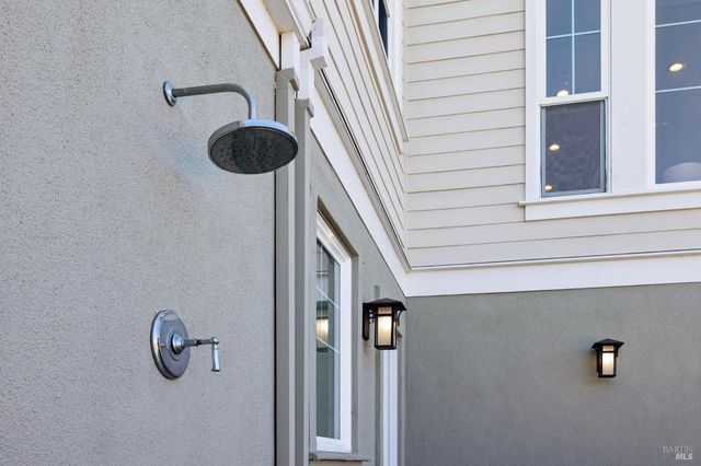 40 Miwok Dr, Novato, CA 94947