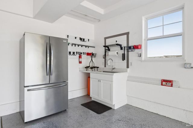 40 Miwok Dr, Novato, CA 94947