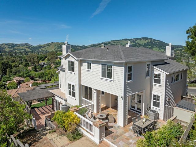 40 Miwok Dr, Novato, CA 94947