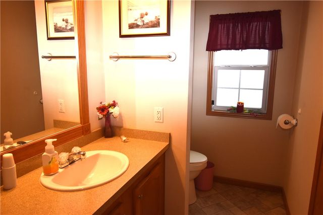 5 Lexington Dr, New Sewickley Twp, PA 15042