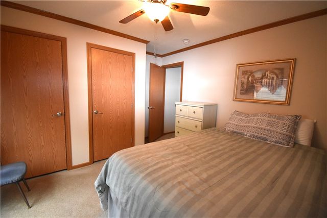 5 Lexington Dr, New Sewickley Twp, PA 15042