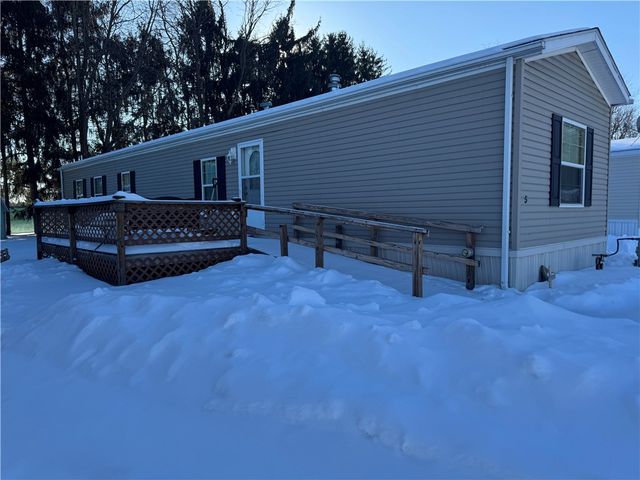 5 Lexington Dr, New Sewickley Twp, PA 15042