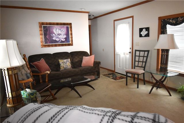 5 Lexington Dr, New Sewickley Twp, PA 15042