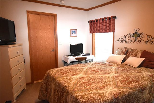 5 Lexington Dr, New Sewickley Twp, PA 15042