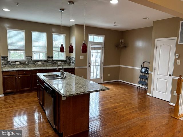 9821 SOLAR CRSE, Laurel, MD 20723