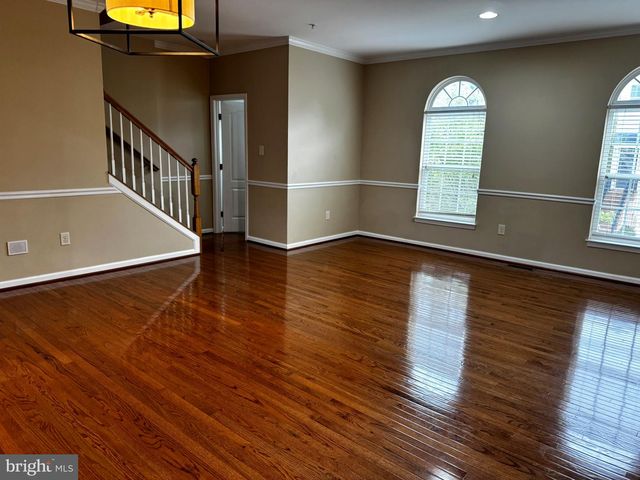 9821 SOLAR CRSE, Laurel, MD 20723