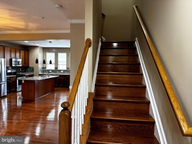 9821 SOLAR CRSE, Laurel, MD 20723