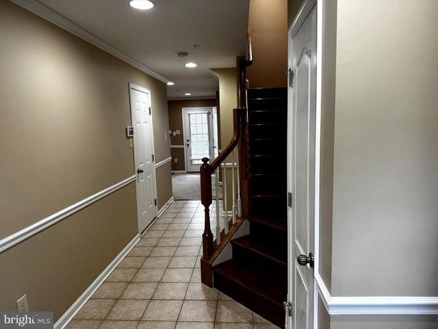 9821 SOLAR CRSE, Laurel, MD 20723