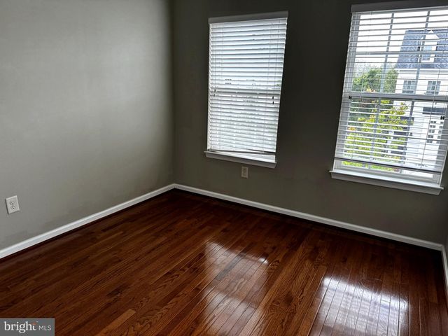 9821 SOLAR CRSE, Laurel, MD 20723