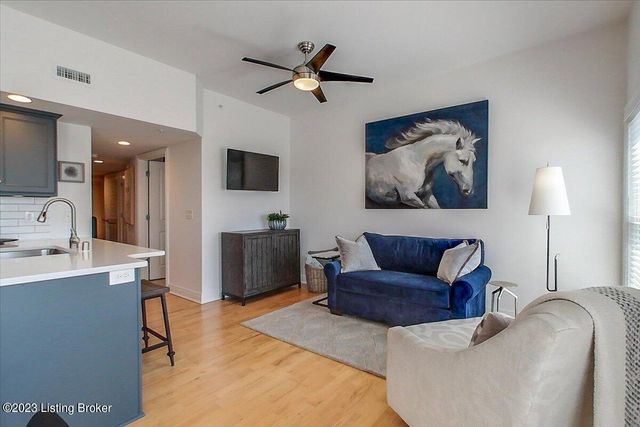 10605 Meeting St 403, Louisville, KY 40059